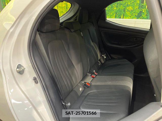 Toyota YARIS 2024-07 8883142-8