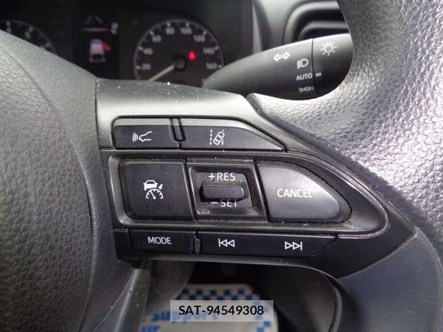 Toyota YARIS 2021-03 8883150-19
