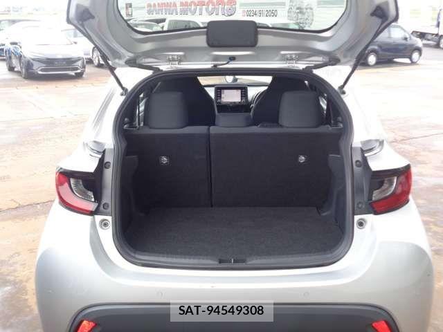 Toyota YARIS 2021-03 8883150-4