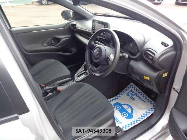 Toyota YARIS 2021-03 8883150-6