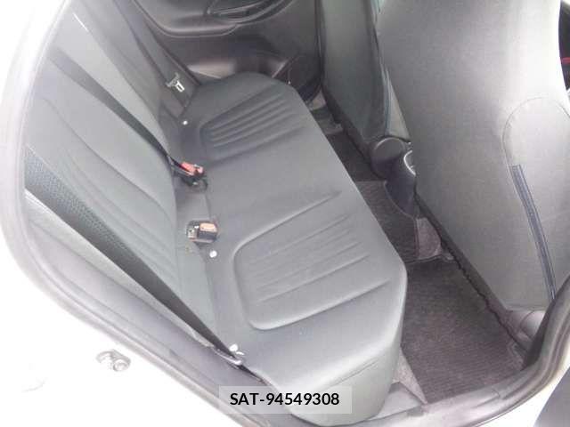 Toyota YARIS 2021-03 8883150-7