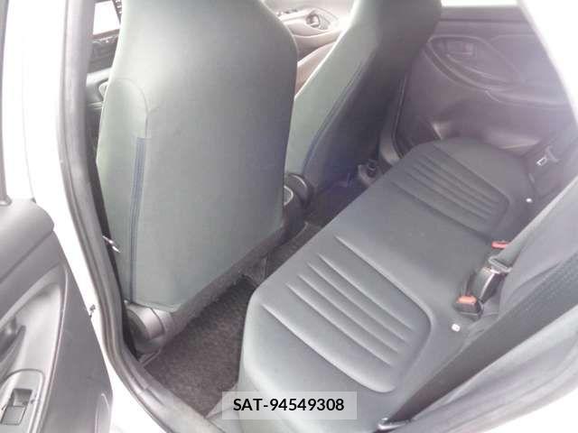 Toyota YARIS 2021-03 8883150-8