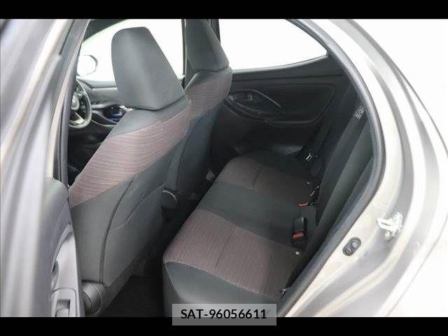 Toyota YARIS 2022-06 8883144-12