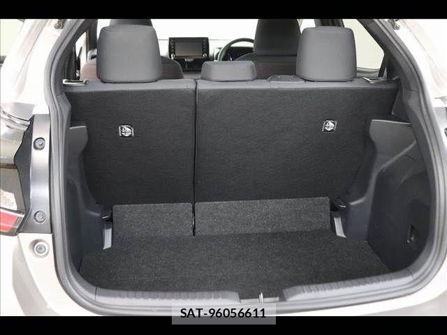 Toyota YARIS 2022-06 8883144-13