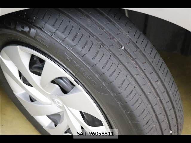 Toyota YARIS 2022-06 8883144-23