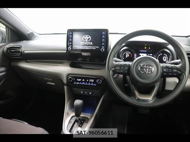 Toyota YARIS 2022-06 8883144-28