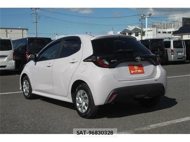 Toyota YARIS 2021-05 8884679-13
