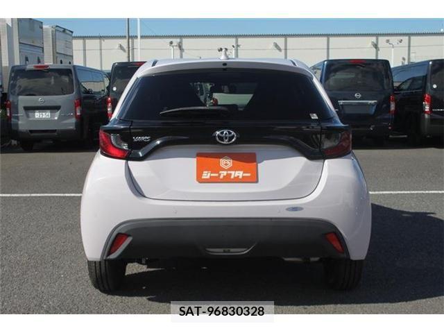 Toyota YARIS 2021-05 8884679-14