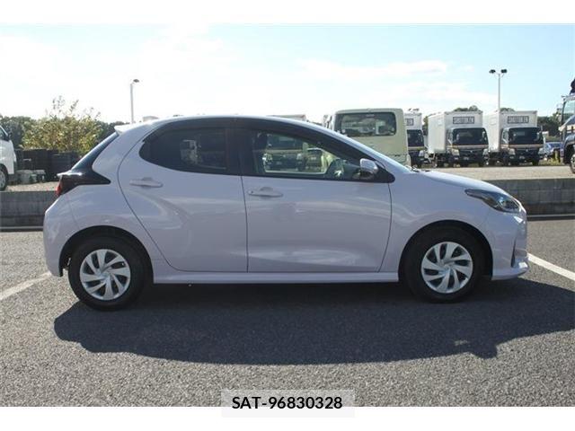 Toyota YARIS 2021-05 8884679-16