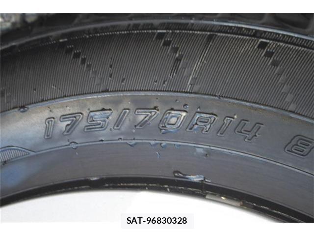 Toyota YARIS 2021-05 8884679-22