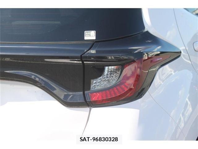 Toyota YARIS 2021-05 8884679-28