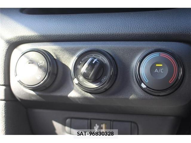 Toyota YARIS 2021-05 8884679-4