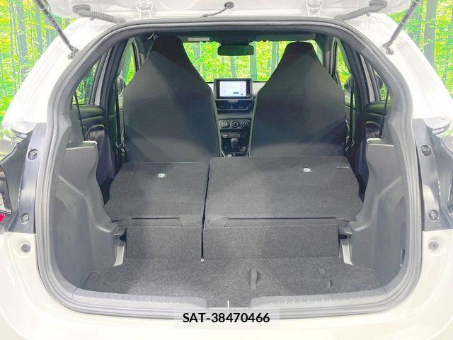 Toyota YARIS 2024-07 8884677-9