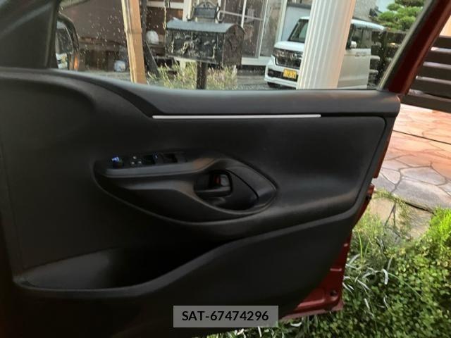 Toyota YARIS 2021-06 8884680-10
