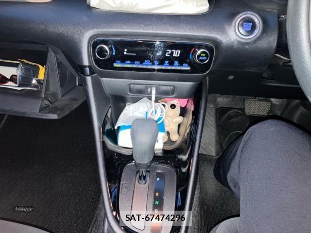 Toyota YARIS 2021-06 8884680-11