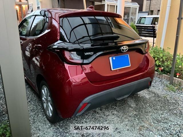 Toyota YARIS 2021-06 8884680-3