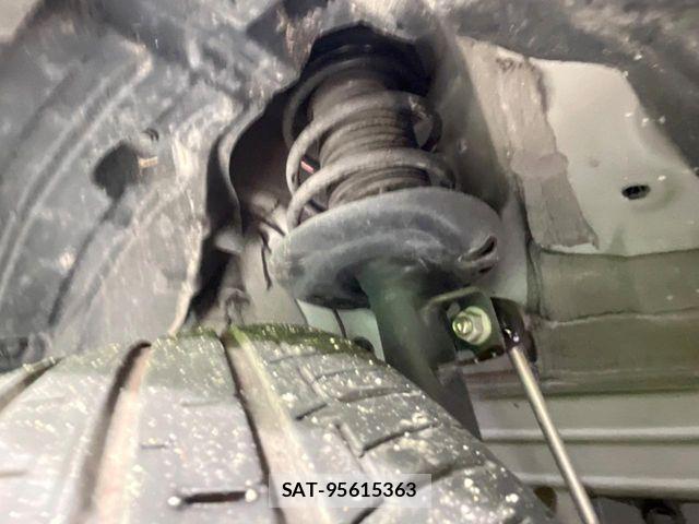 Toyota YARIS 2024-07 8884673-19
