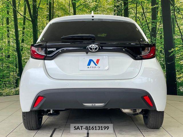 Toyota YARIS 2024-07 8884676-14