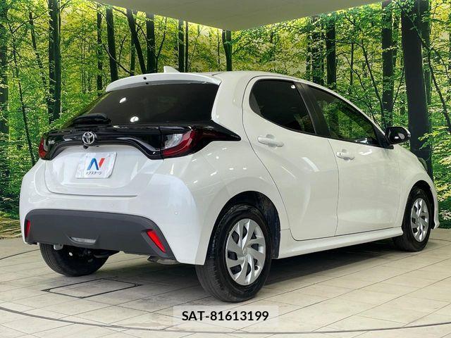 Toyota YARIS 2024-07 8884676-16