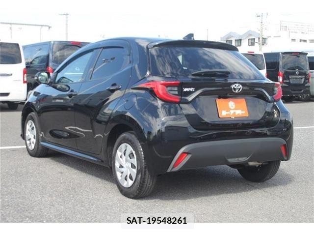 Toyota YARIS 2024-03 8884669-13