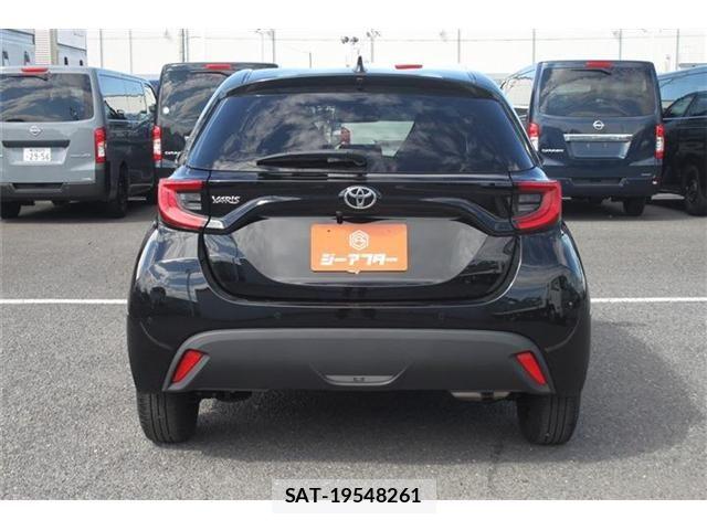 Toyota YARIS 2024-03 8884669-14