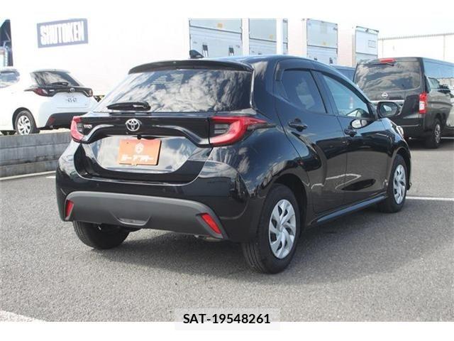 Toyota YARIS 2024-03 8884669-15