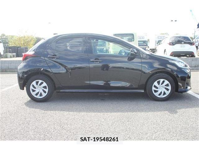 Toyota YARIS 2024-03 8884669-16