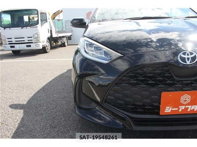 Toyota YARIS 2024-03 8884669-23