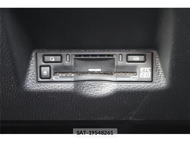 Toyota YARIS 2024-03 8884669-3
