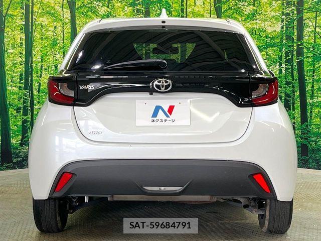 Toyota YARIS 2024-04 8884672-13