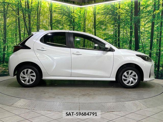 Toyota YARIS 2024-04 8884672-15