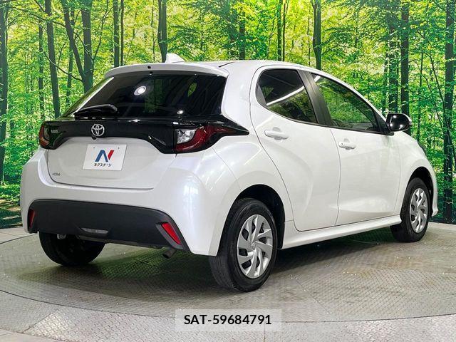 Toyota YARIS 2024-04 8884672-17