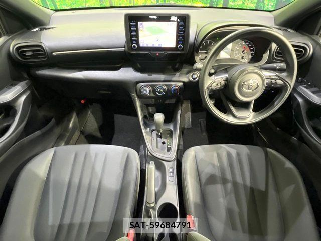 Toyota YARIS 2024-04 8884672-1