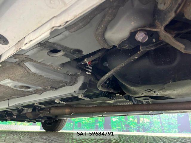 Toyota YARIS 2024-04 8884672-19