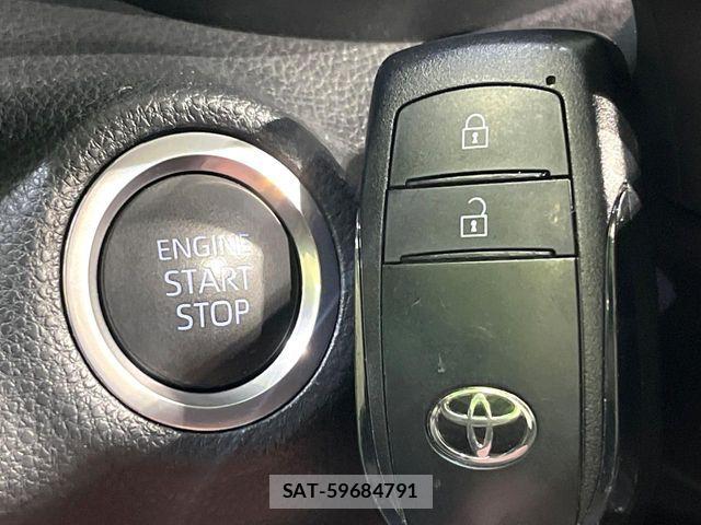 Toyota YARIS 2024-04 8884672-6