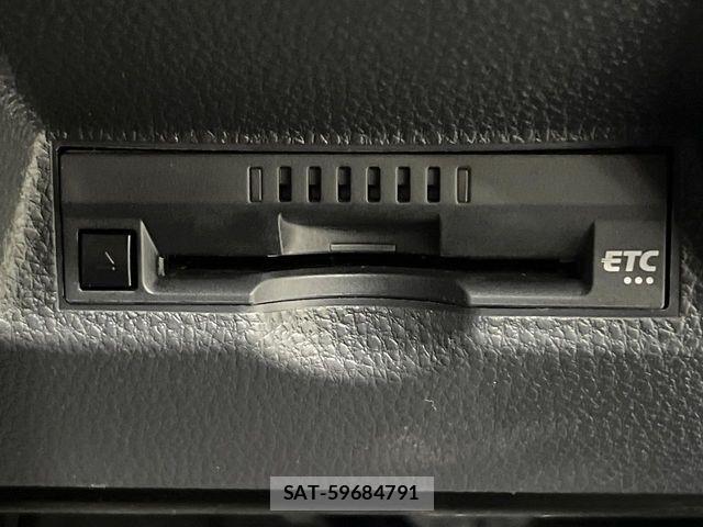 Toyota YARIS 2024-04 8884672-7