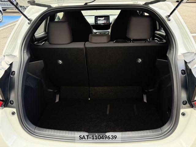 Toyota YARIS 2021-09 8884681-11