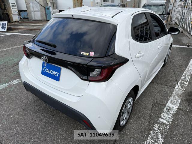 Toyota YARIS 2021-09 8884681-4