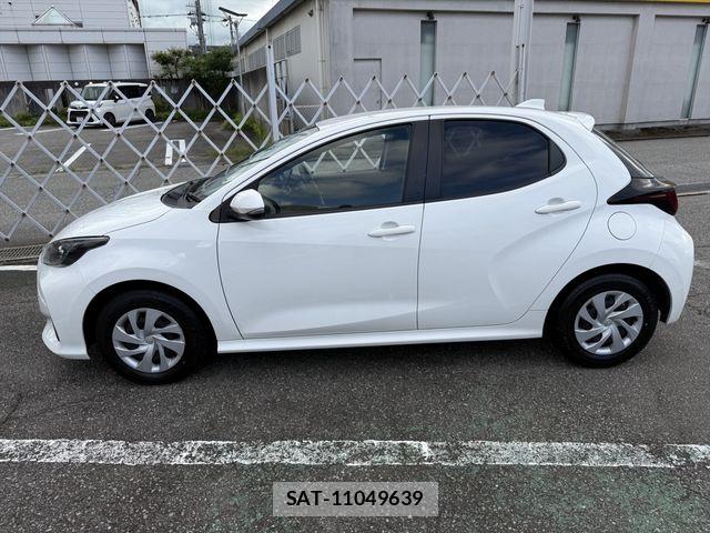 Toyota YARIS 2021-09 8884681-7