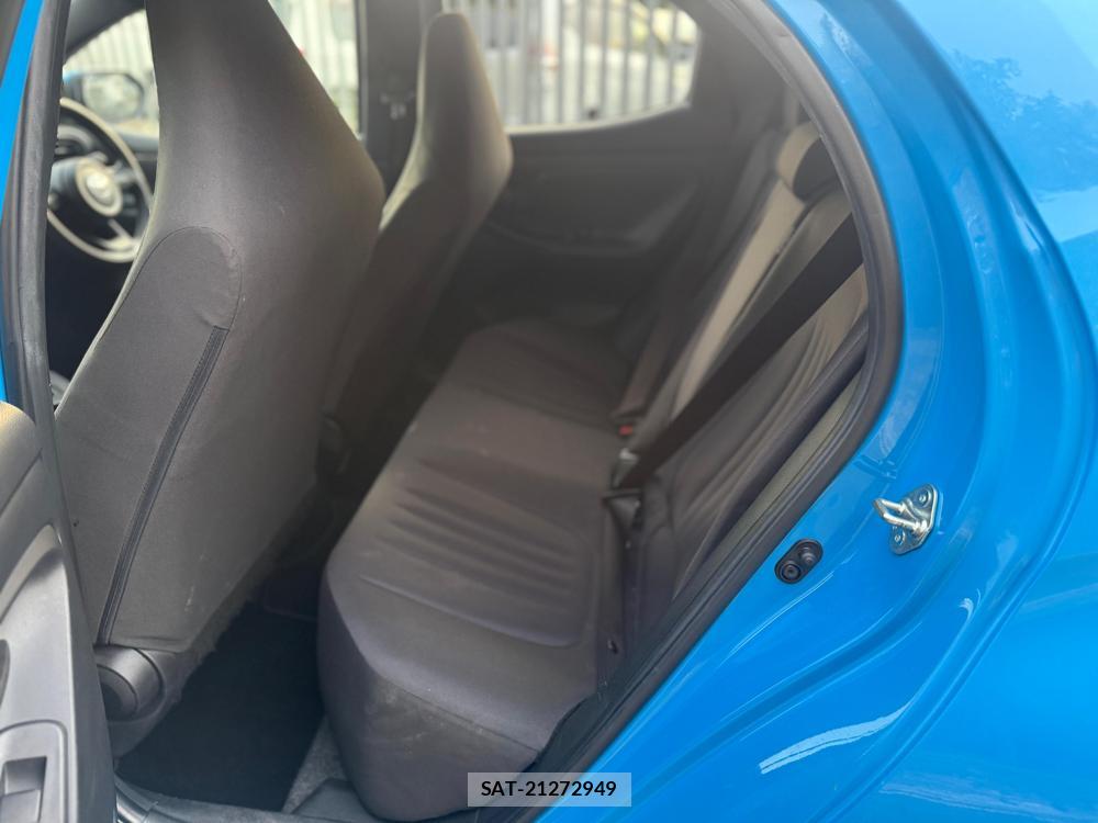 Toyota YARIS 2020-04 5055239-9