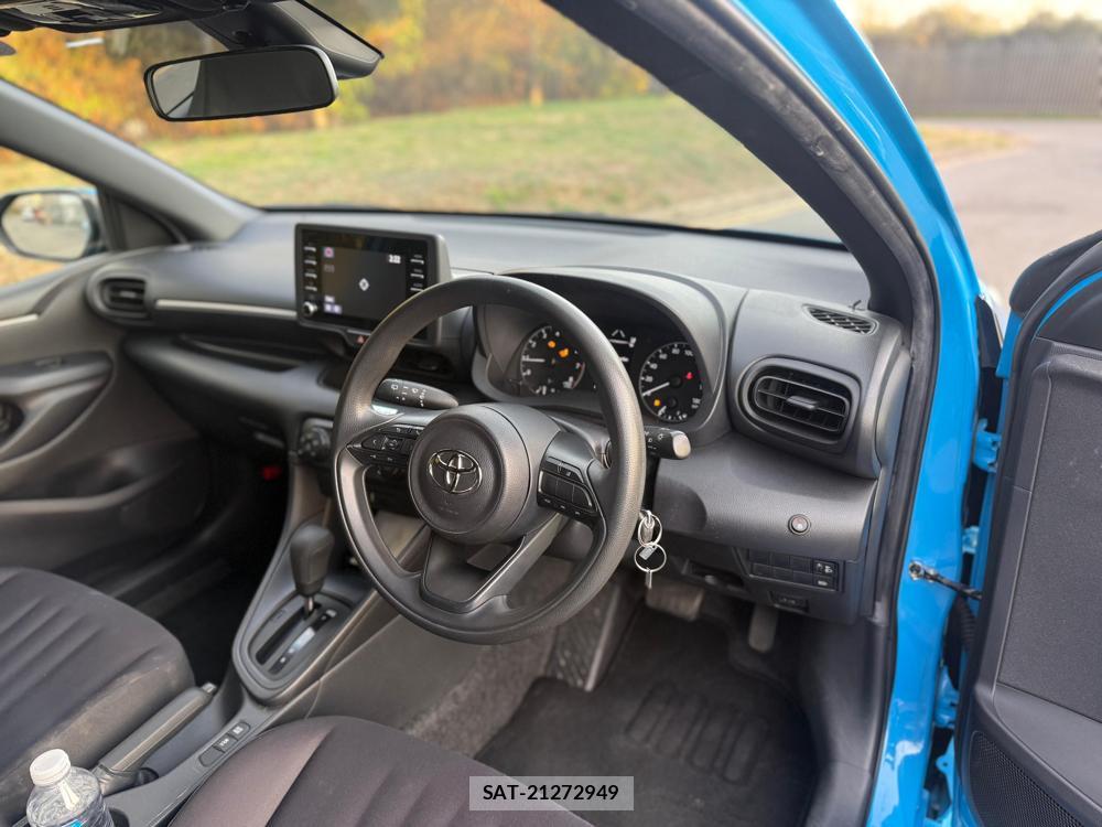 Toyota YARIS 2020-04 5055239-12