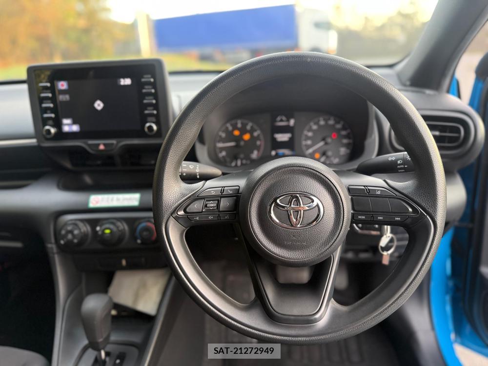 Toyota YARIS 2020-04 5055239-16