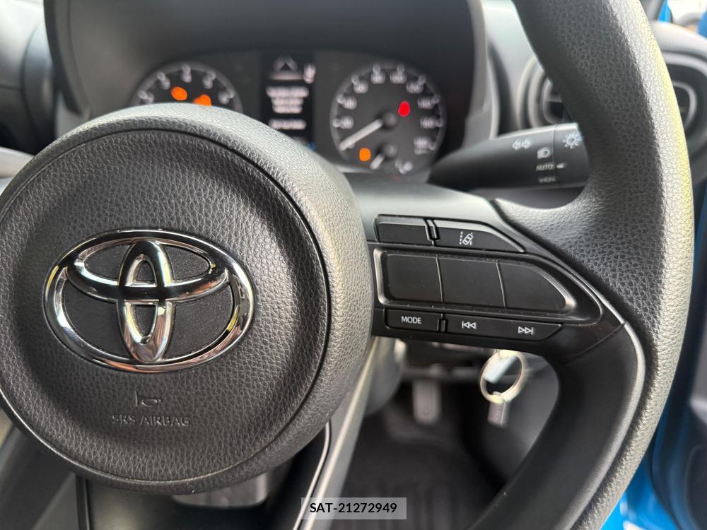 Toyota YARIS 2020-04 5055239-18