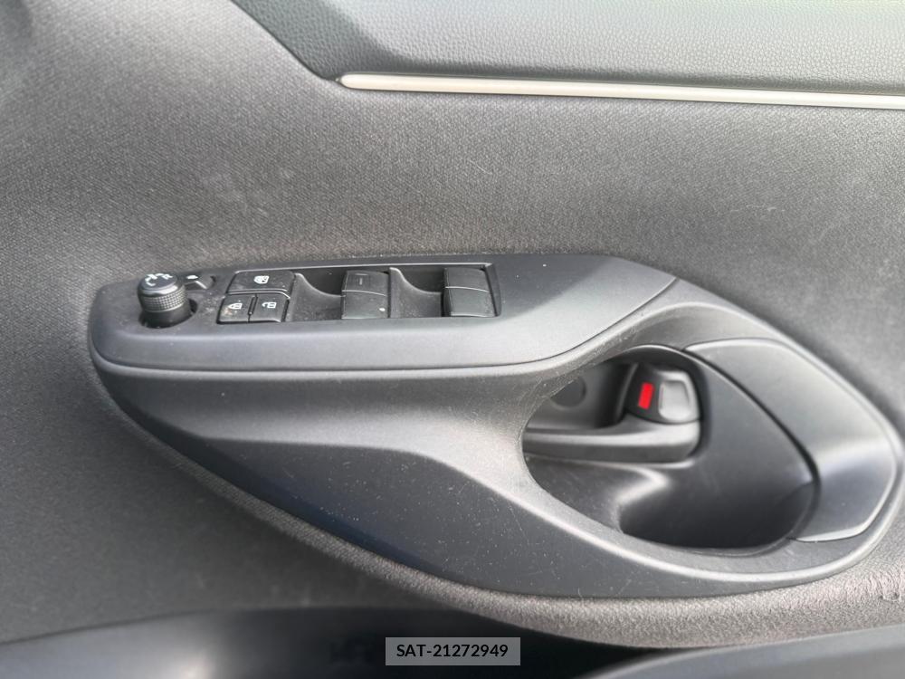 Toyota YARIS 2020-04 5055239-25