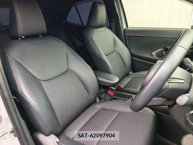 Toyota YARIS CROSS 2024-04 3936361-3