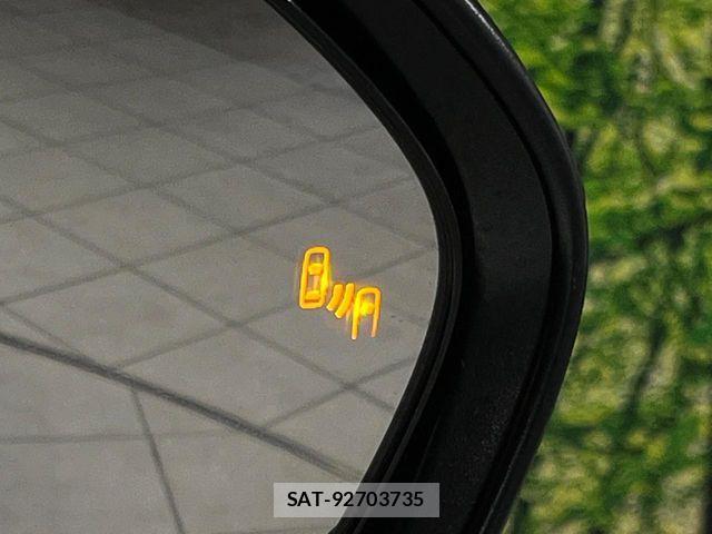 Toyota YARIS CROSS 2025-10 6266527-8