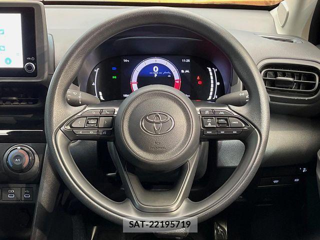 Toyota YARIS CROSS 2025-10 6528160-11