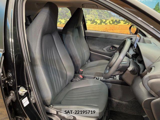 Toyota YARIS CROSS 2025-10 6528160-8