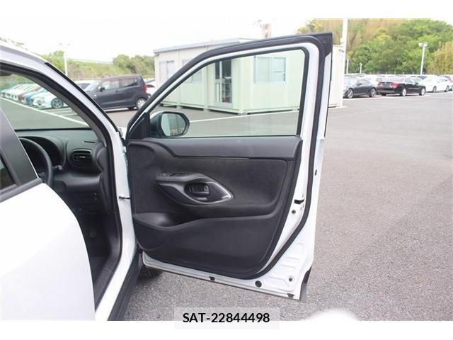 Toyota YARIS CROSS 2025-06 6674290-28