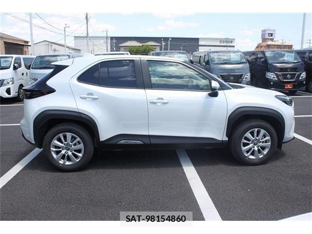 Toyota YARIS CROSS 2025-07 6818274-12